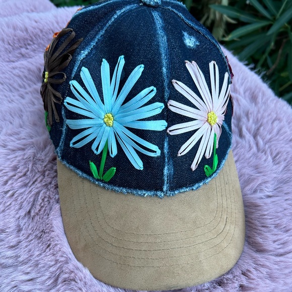 Vintage NEW handmade abstract floral embroidered on distressed denim OS - Picture 3 of 13